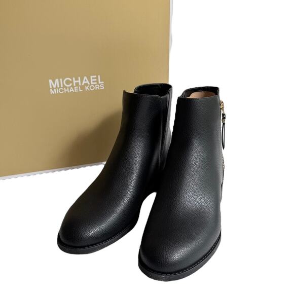 NEW Michael Kors BRITT ANKLE BOOT Womens 9.5 Black Bootie Gold Zip Flat Shoe Box - Picture 8 of 14